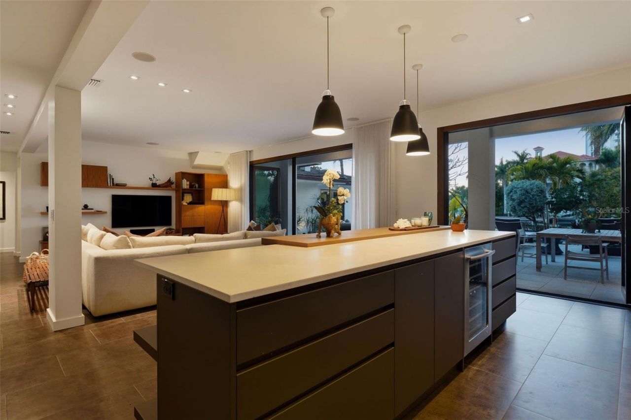 541 S Washington Drive, Sarasota, FL 34236 Photo