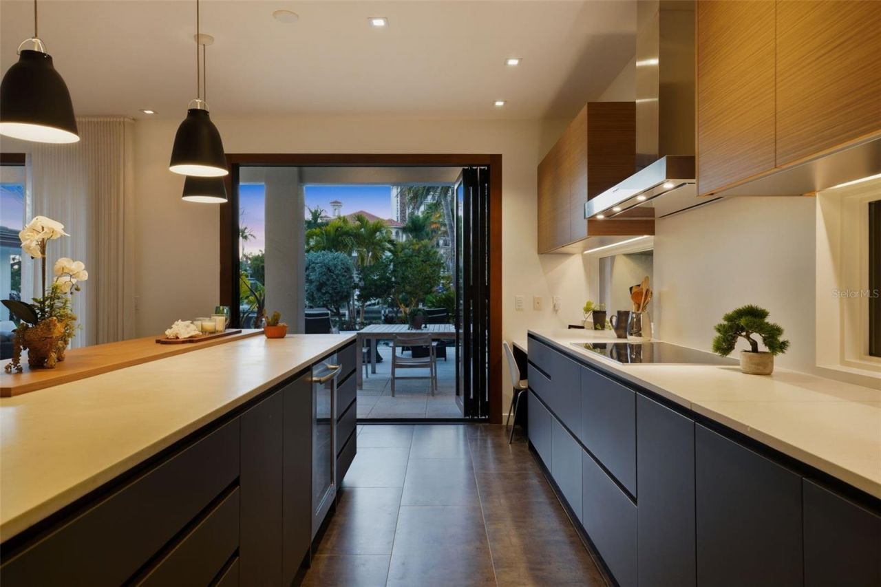 541 S Washington Drive, Sarasota, FL 34236 Photo