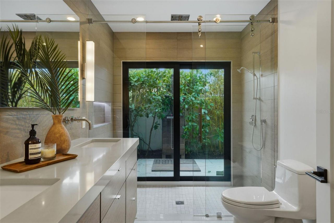 541 S Washington Drive, Sarasota, FL 34236 Photo