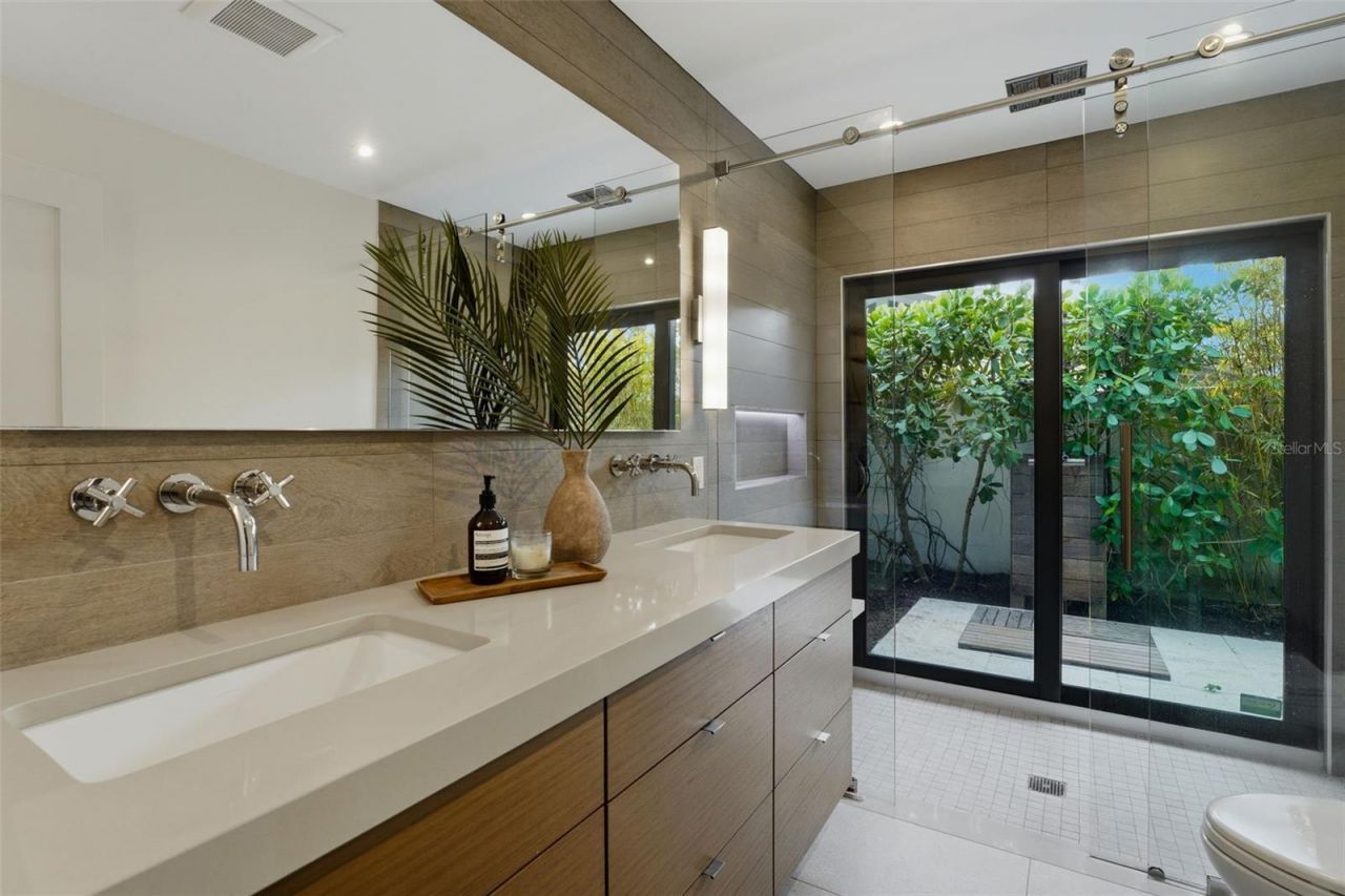 541 S Washington Drive, Sarasota, FL 34236 Photo