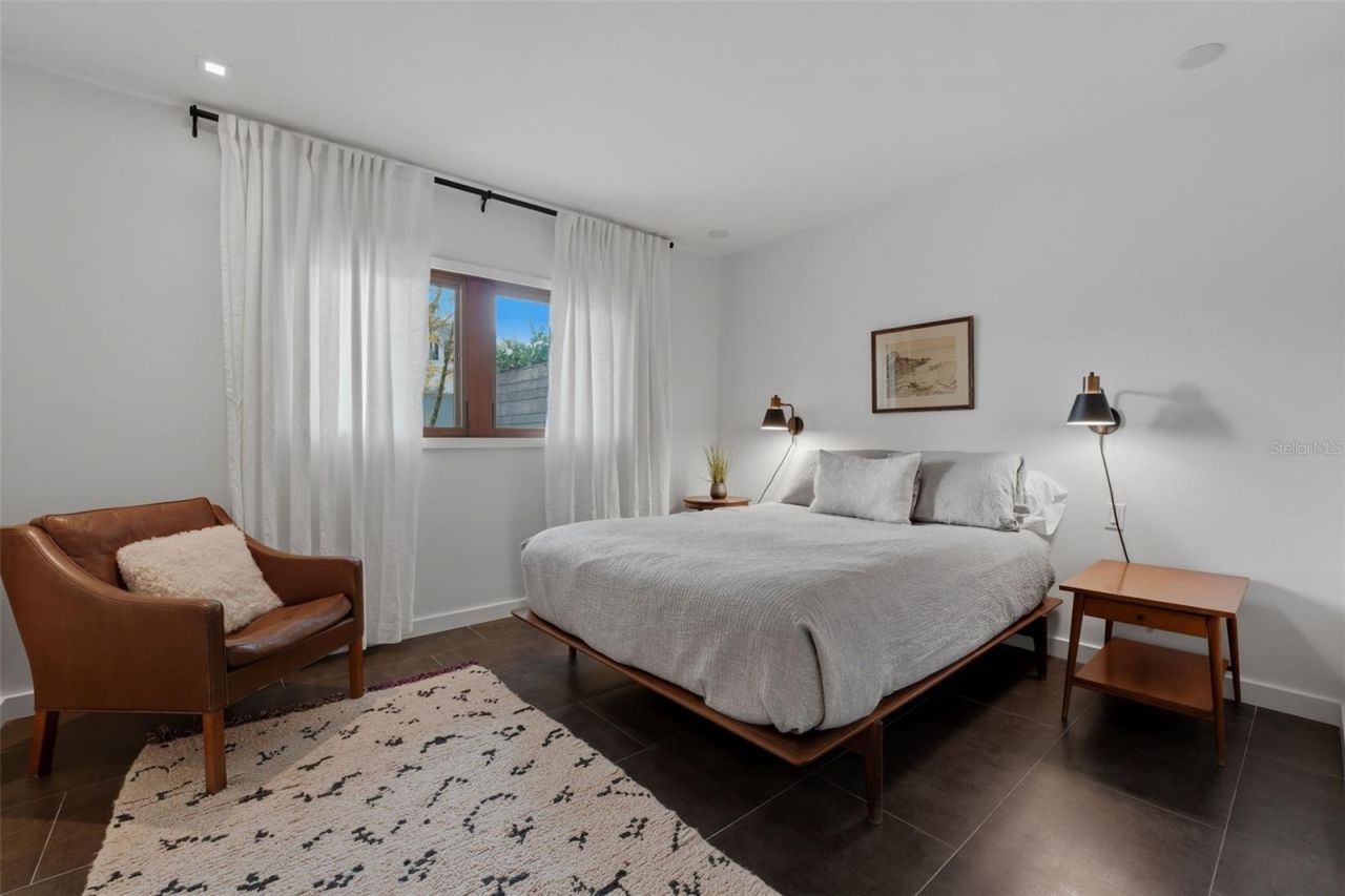 541 S Washington Drive, Sarasota, FL 34236 Photo