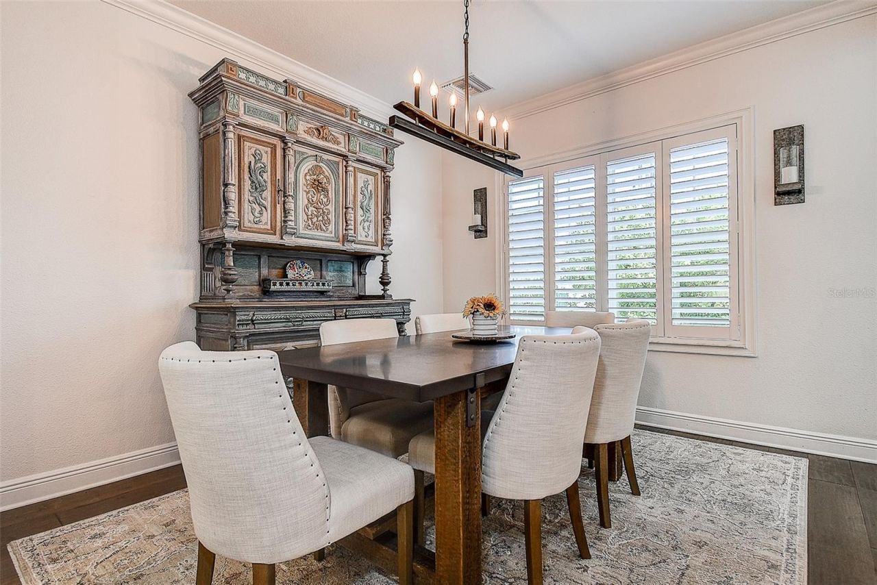 411 Regent Lane N, Saint Petersburg, FL 33701 Photo