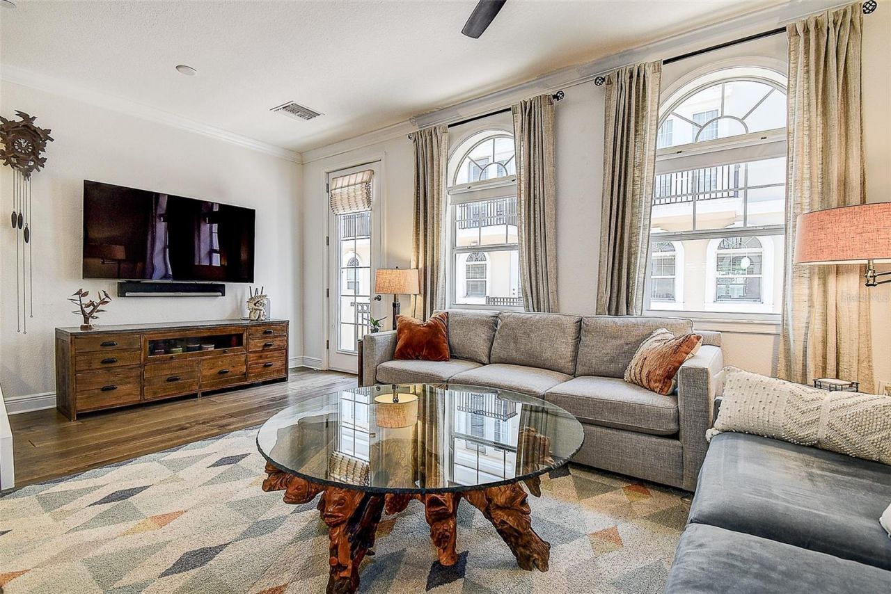 411 Regent Lane N, Saint Petersburg, FL 33701 Photo