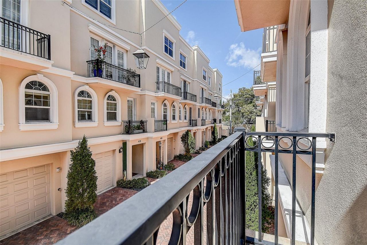 411 Regent Lane N, Saint Petersburg, FL 33701 Photo