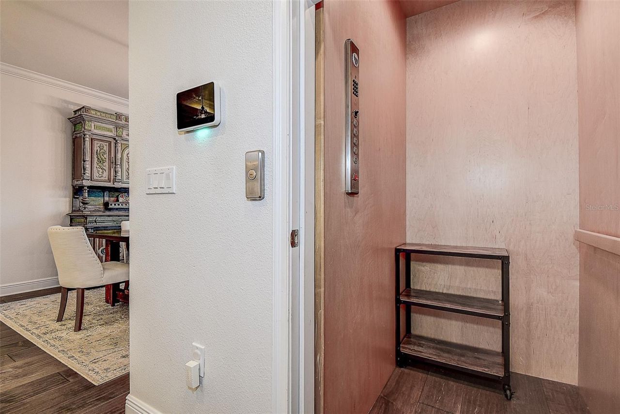 411 Regent Lane N, Saint Petersburg, FL 33701 Photo