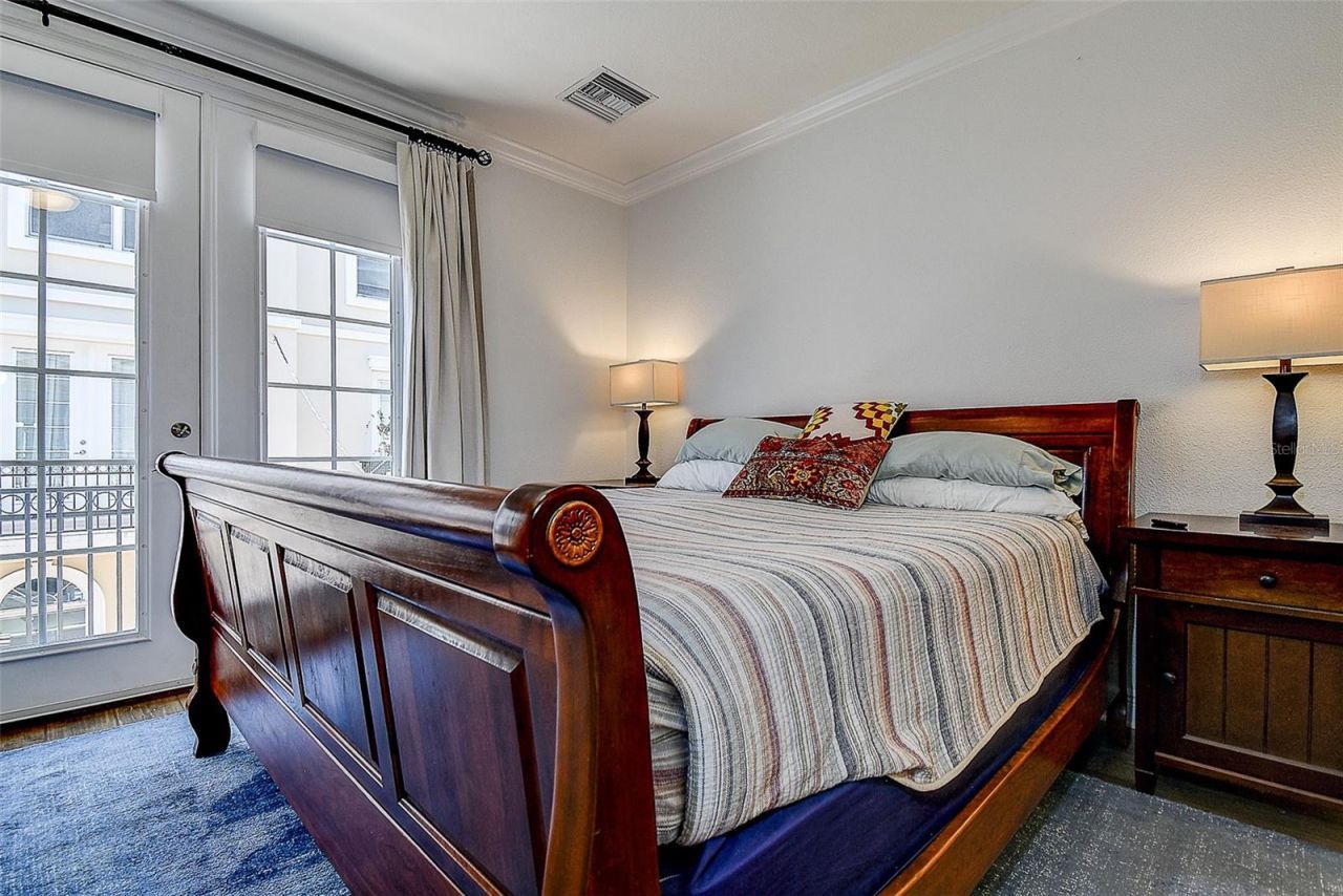 411 Regent Lane N, Saint Petersburg, FL 33701 Photo