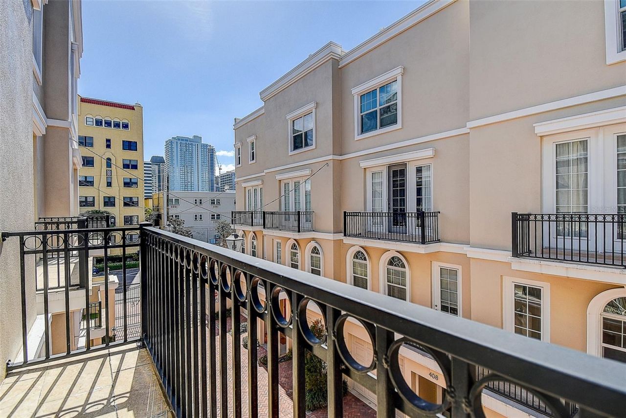 411 Regent Lane N, Saint Petersburg, FL 33701 Photo