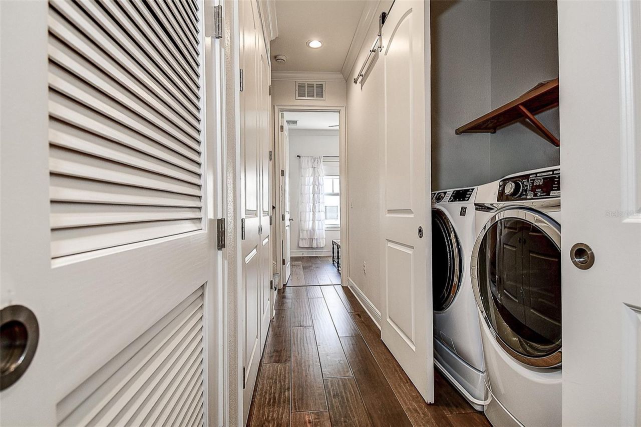 411 Regent Lane N, Saint Petersburg, FL 33701 Photo