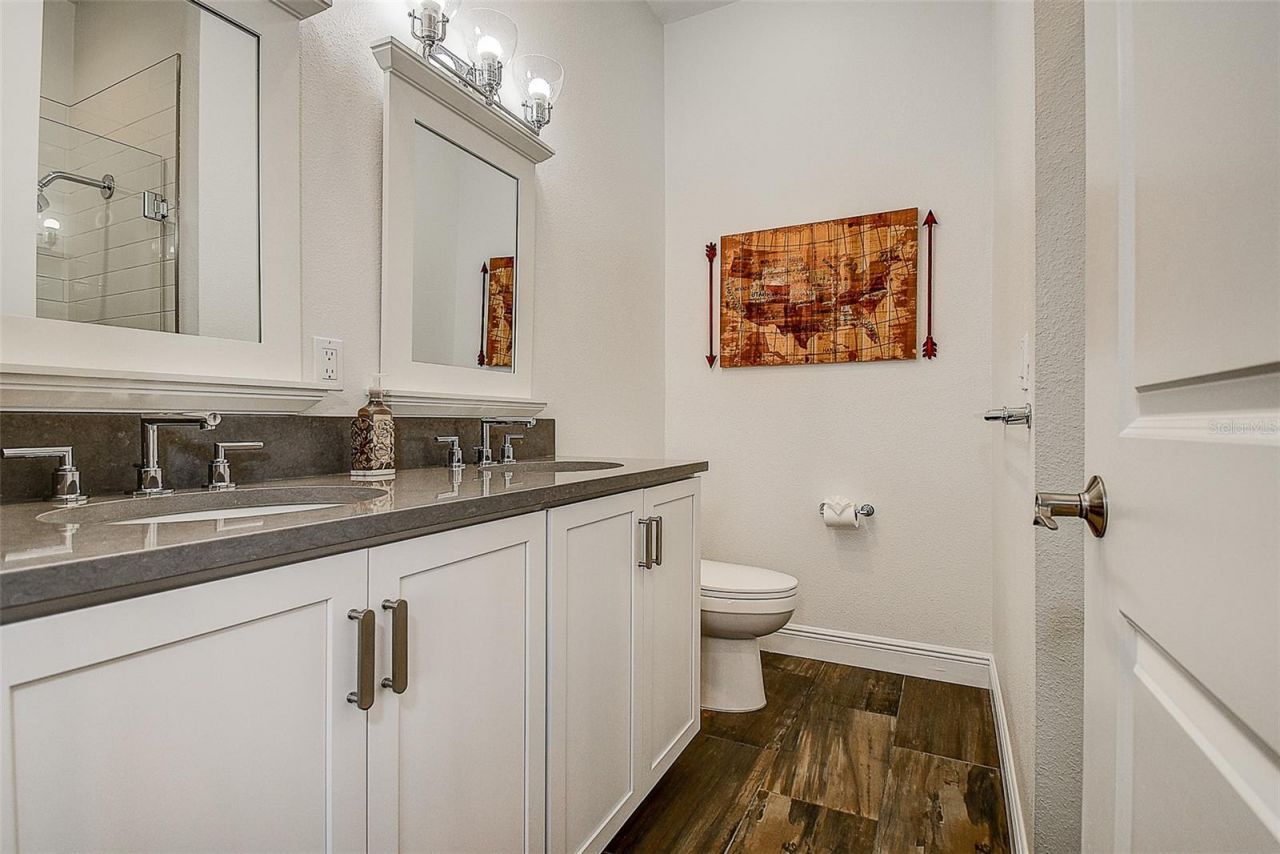 411 Regent Lane N, Saint Petersburg, FL 33701 Photo