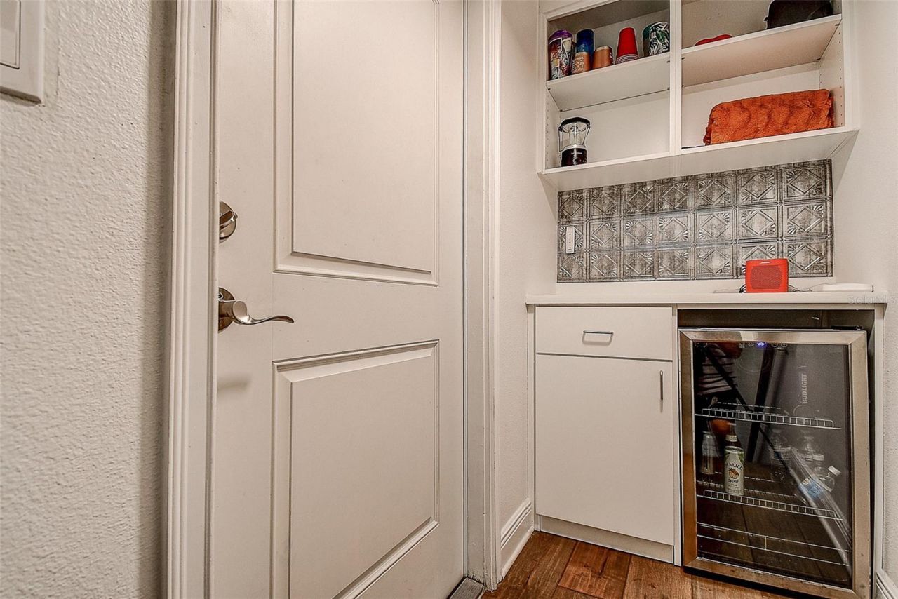 411 Regent Lane N, Saint Petersburg, FL 33701 Photo