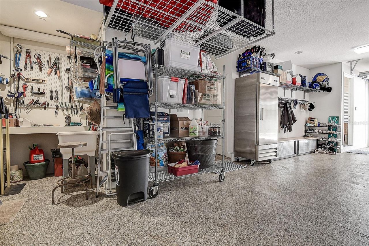 411 Regent Lane N, Saint Petersburg, FL 33701 Photo