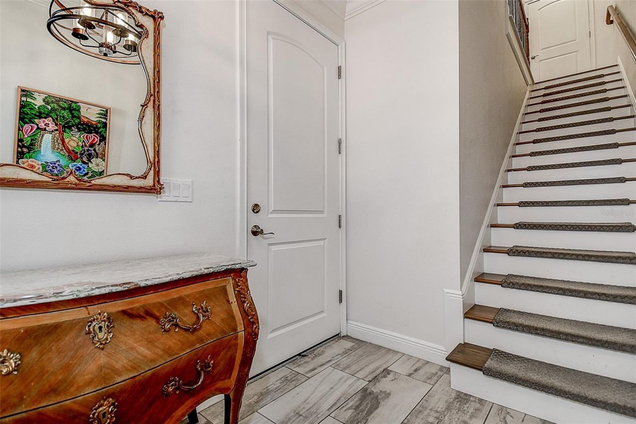 411 Regent Lane N, Saint Petersburg, FL 33701 Photo