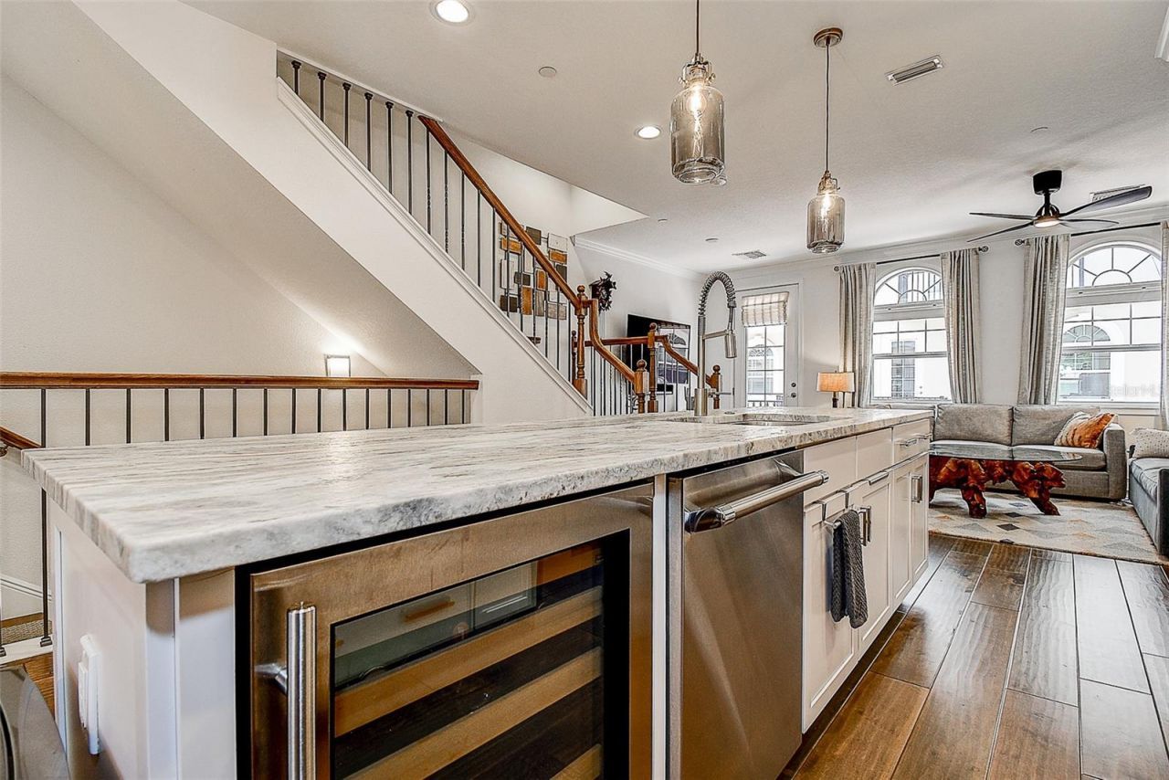 411 Regent Lane N, Saint Petersburg, FL 33701 Photo