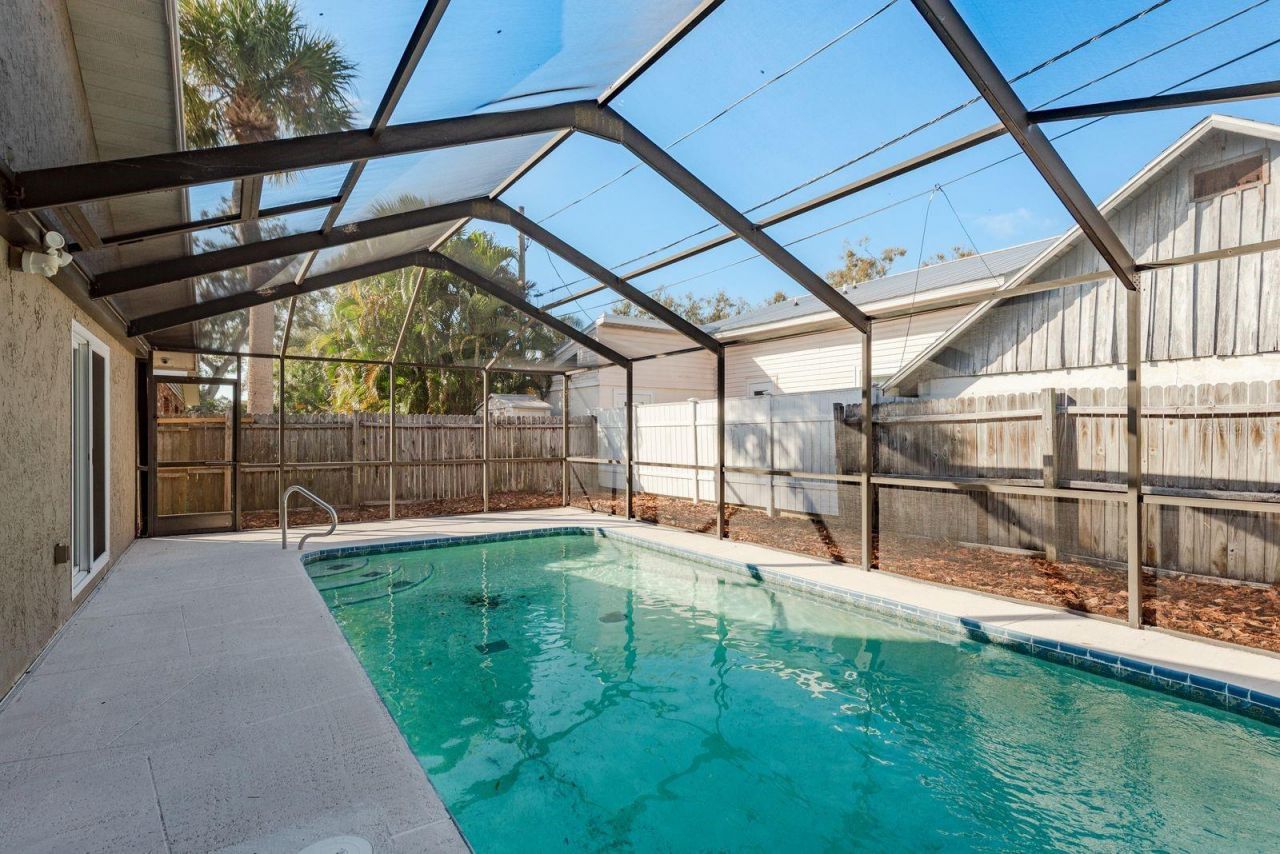 550 Ontario Avenue, Crystal Beach, FL 34681 Photo