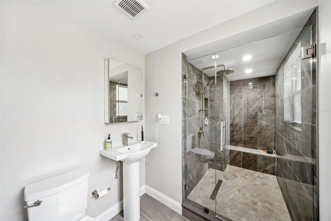 1120 43rd Avenue N, Saint Petersburg, FL 33703 Photo