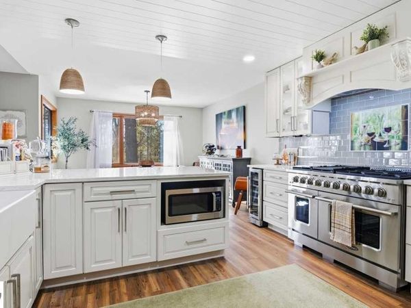 6273 Summit Court, Traverse City, MI 49686