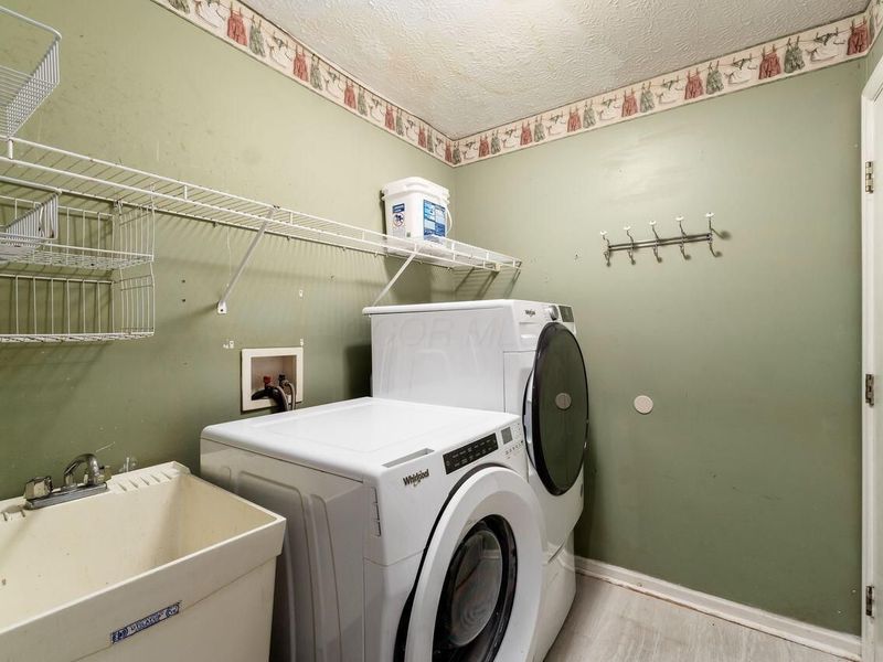 912 Mahle Drive, Reynoldsburg, OH 43068 Photo 16