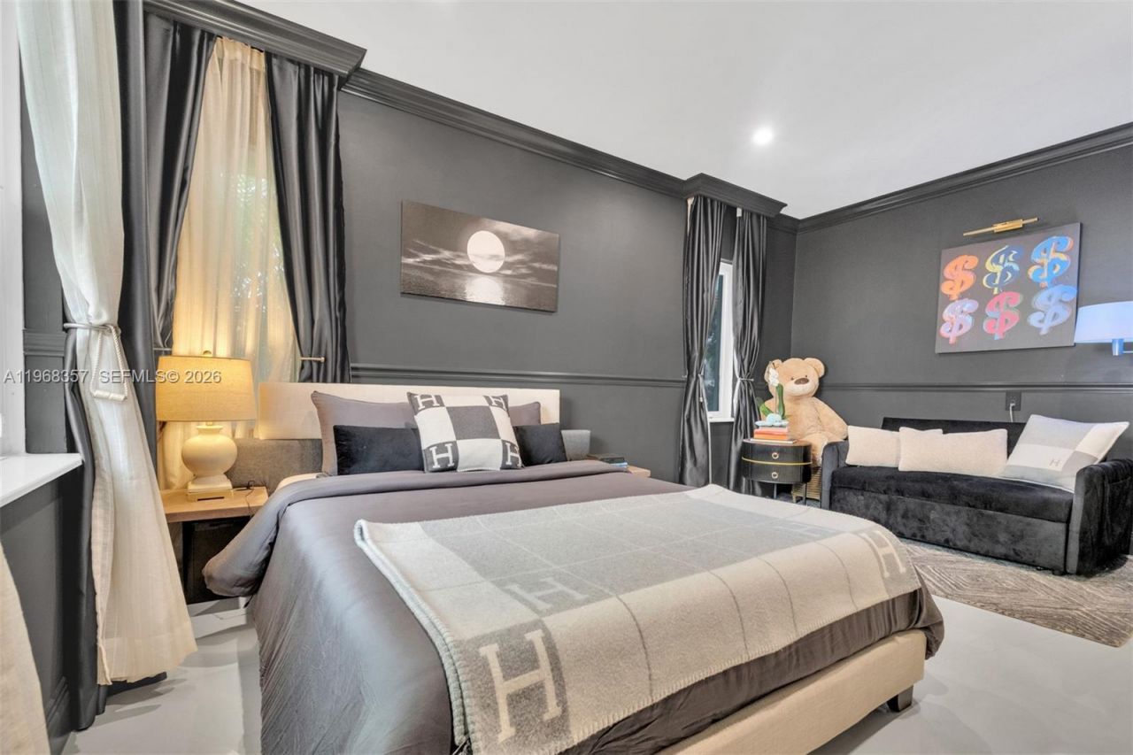 726 NE 17th Way , Fort Lauderdale, FL 33304 Photo