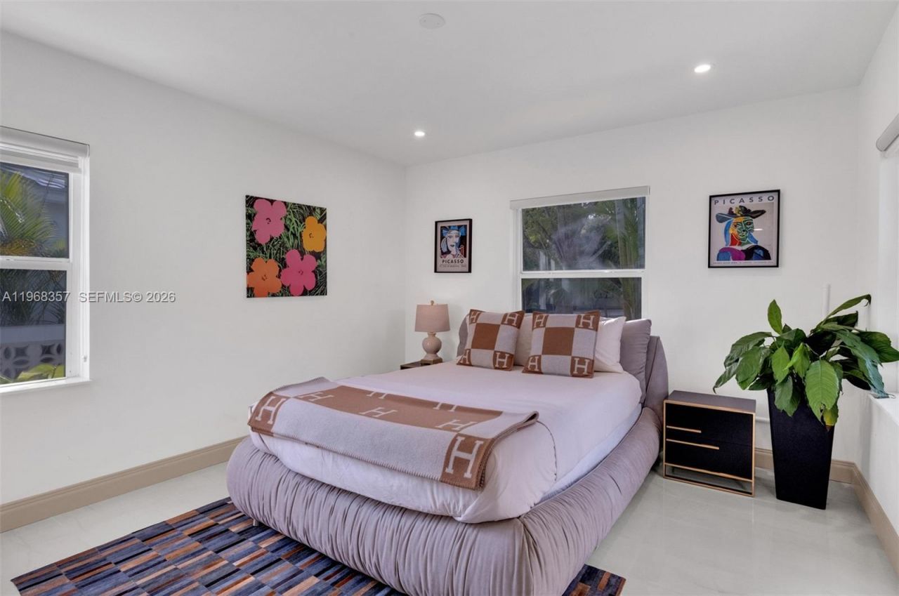 726 NE 17th Way , Fort Lauderdale, FL 33304 Photo