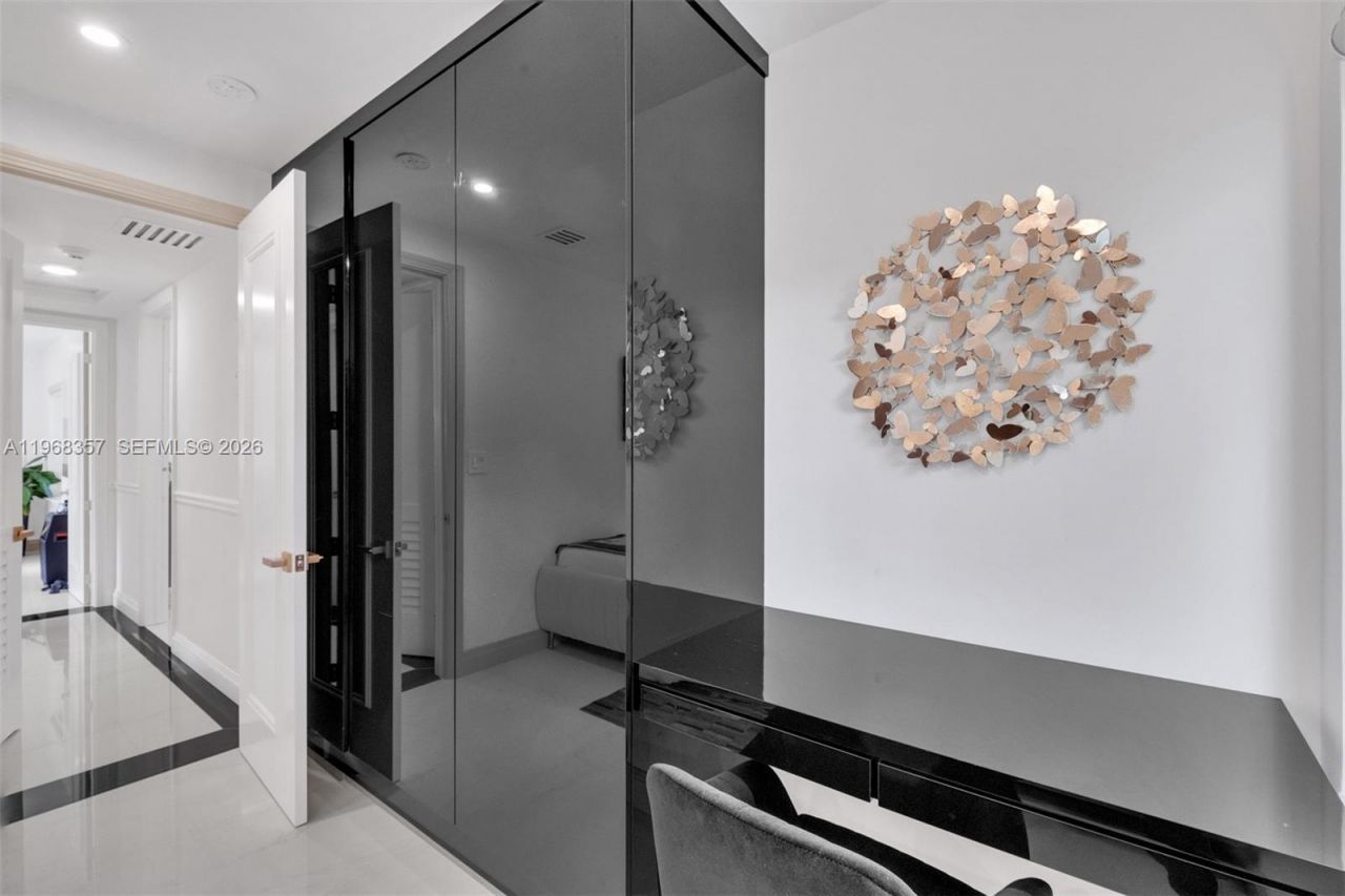 726 NE 17th Way , Fort Lauderdale, FL 33304 Photo