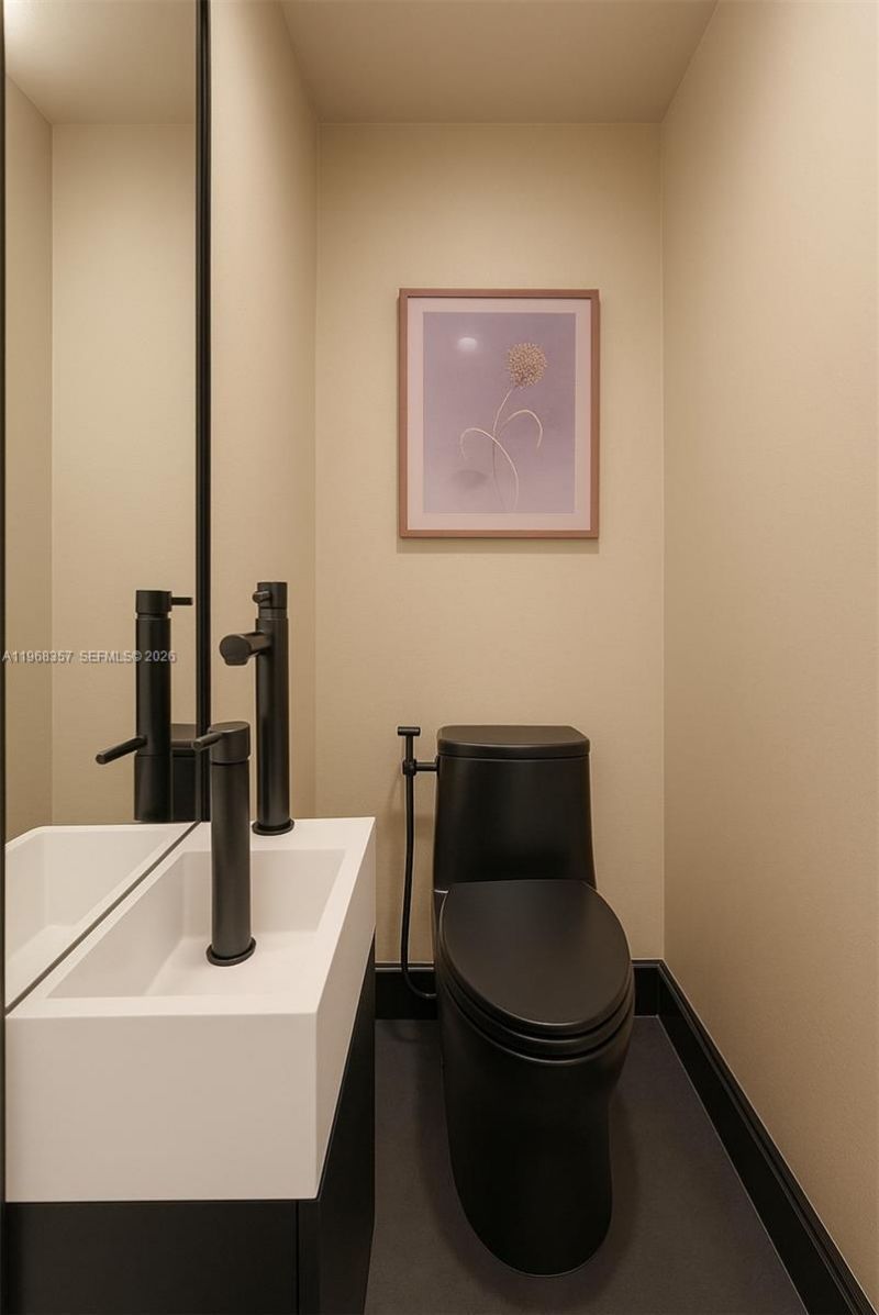 726 NE 17th Way , Fort Lauderdale, FL 33304 Photo