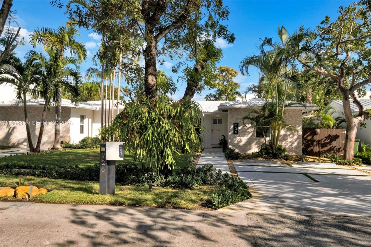 726 NE 17th Way , Fort Lauderdale, FL 33304 Photo