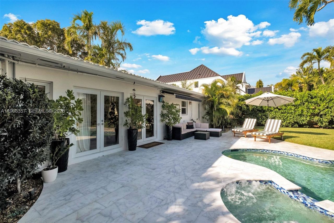 726 NE 17th Way , Fort Lauderdale, FL 33304 Photo