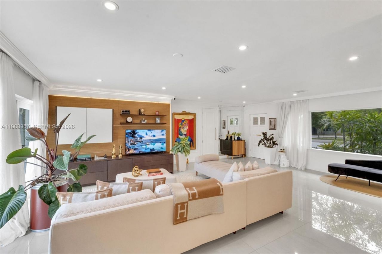 726 NE 17th Way , Fort Lauderdale, FL 33304 Photo