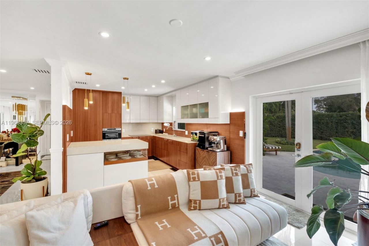 726 NE 17th Way , Fort Lauderdale, FL 33304 Photo