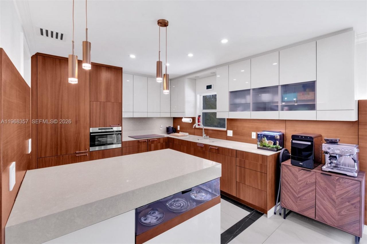 726 NE 17th Way , Fort Lauderdale, FL 33304 Photo