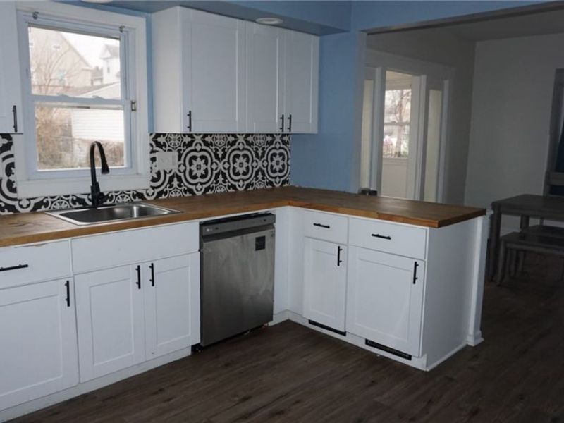 3613 Henritze Avenue, Cleveland, OH 44109 Photo 5