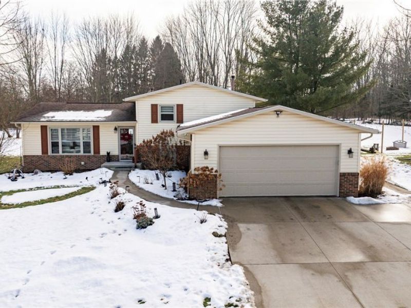 7374 Celina Street NW, Massillon, OH 44646 Photo 2