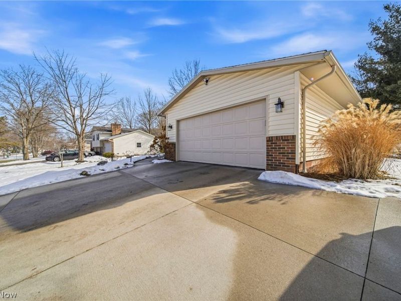 7374 Celina Street NW, Massillon, OH 44646 Photo 3