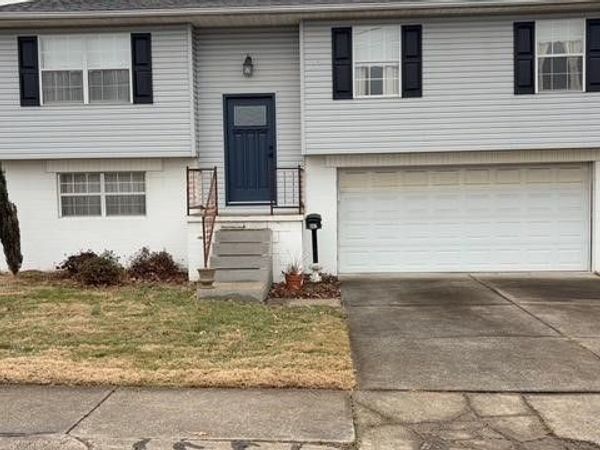 602 Williams Avenue, Williamstown, WV 26187