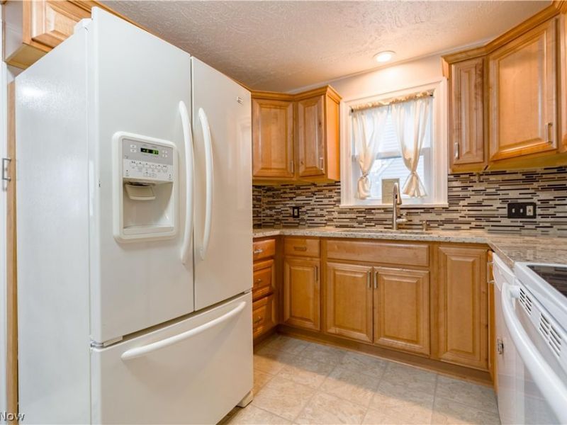 228 Hawk Avenue, Akron, OH 44312 Photo 10