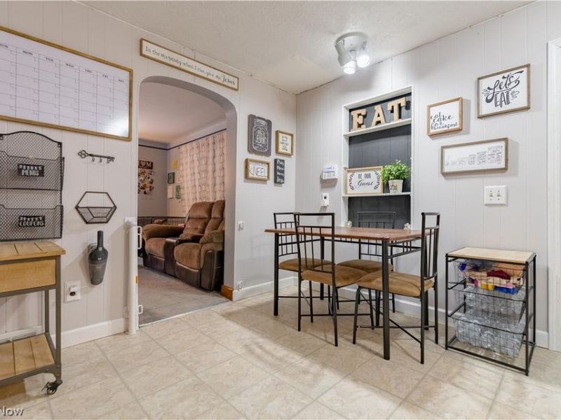 228 Hawk Avenue, Akron, OH 44312 Photo 12