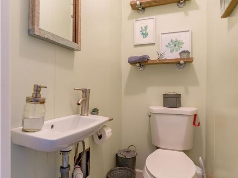 228 Hawk Avenue, Akron, OH 44312 Photo 16