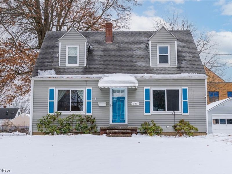 228 Hawk Avenue, Akron, OH 44312 Photo 2