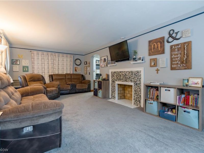 228 Hawk Avenue, Akron, OH 44312 Photo 6