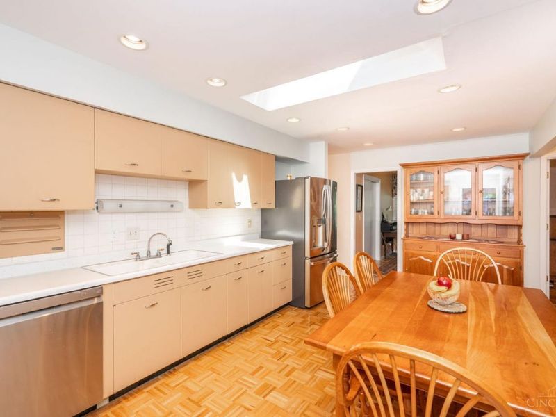 513 Chisholm Trail, Wyoming, OH 45215 Photo 18