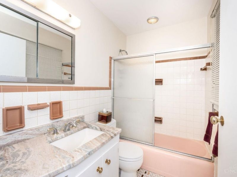 513 Chisholm Trail, Wyoming, OH 45215 Photo 25