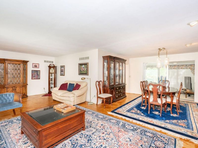 513 Chisholm Trail, Wyoming, OH 45215 Photo 8