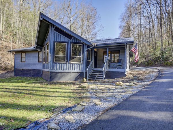 124 Ogle Road, Unicoi, TN 37692