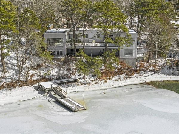 36 Little Neck Ln, Mashpee, MA 02649