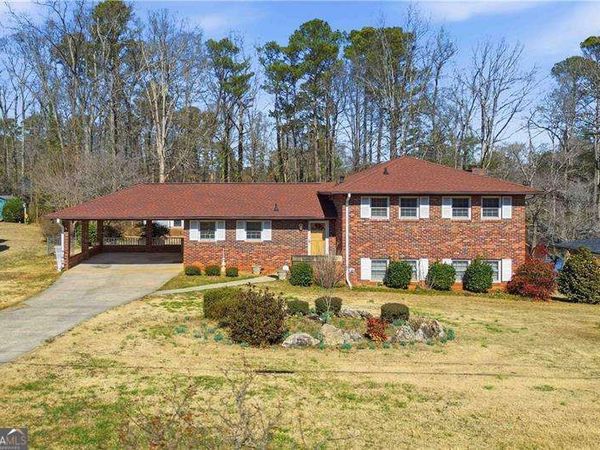 213 Parkwood Drive NE, Kennesaw, GA 30144