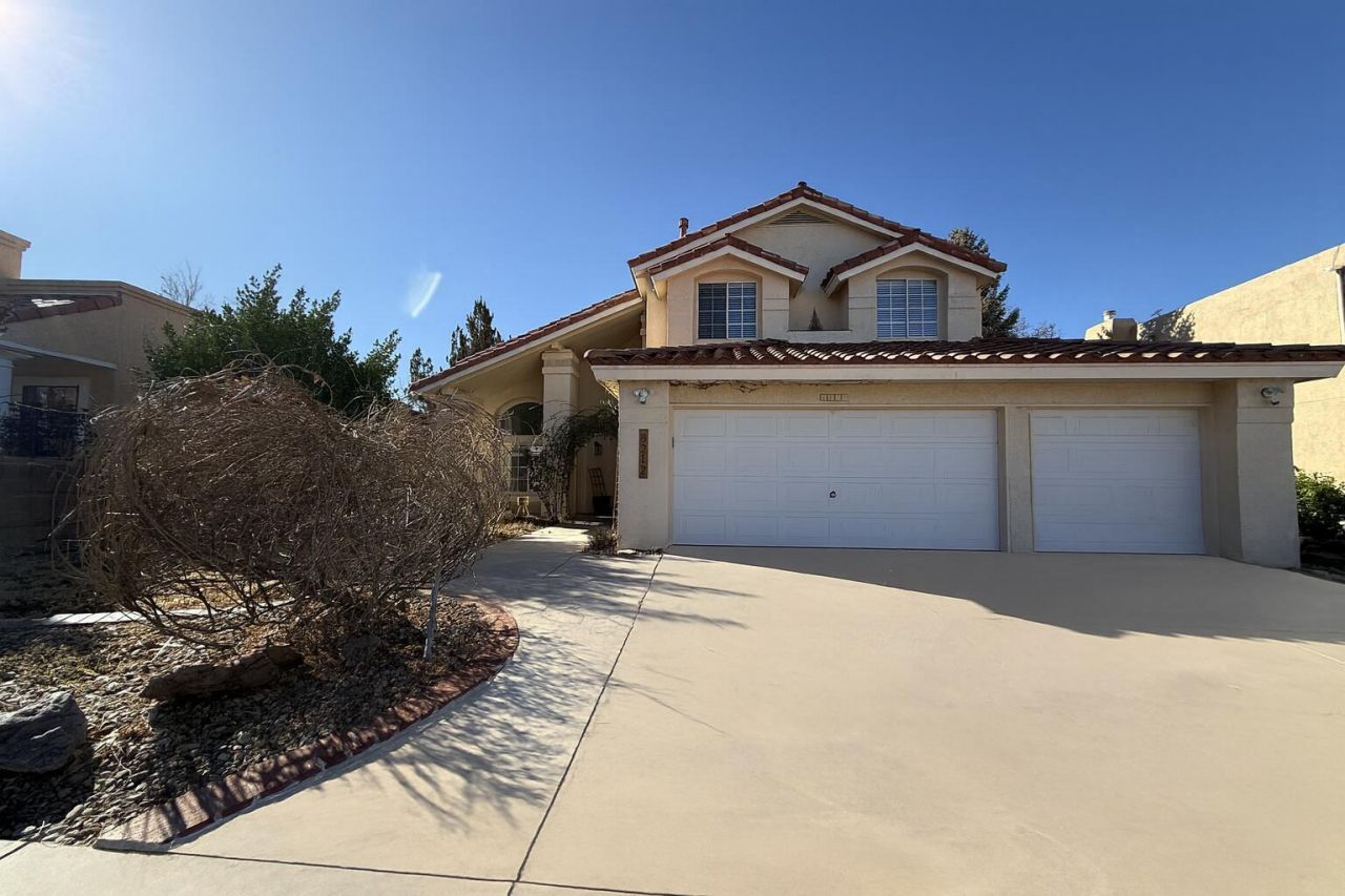 8212 Eagle Rock Avenue Ne, Albuquerque, NM 87122 Main Photo