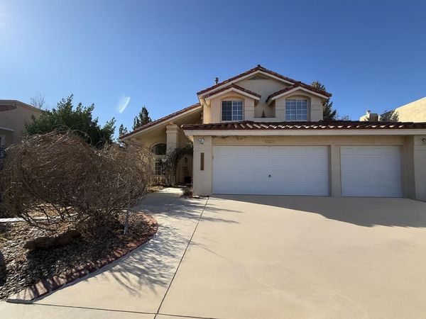 8212 Eagle Rock Avenue NE, Albuquerque, NM 87122