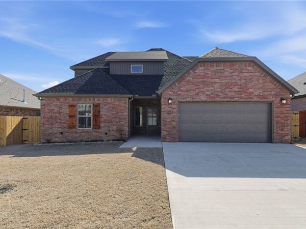 7005 SW High Meadow Boulevard , Bentonville, AR 72713