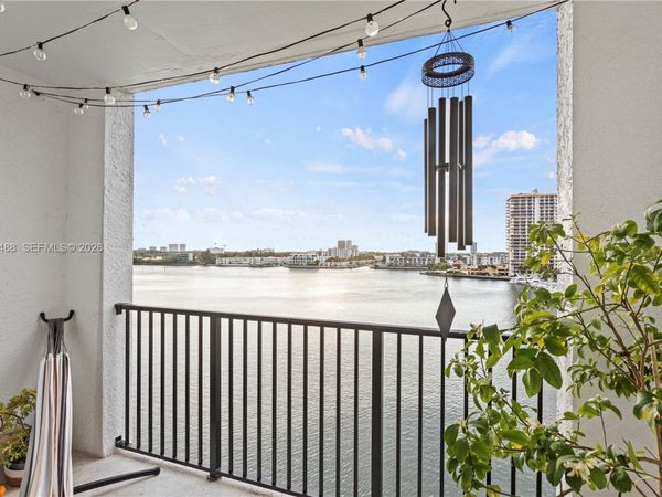 17150 N Bay Rd, Unit 2707, Sunny Isles Beach, FL 33160