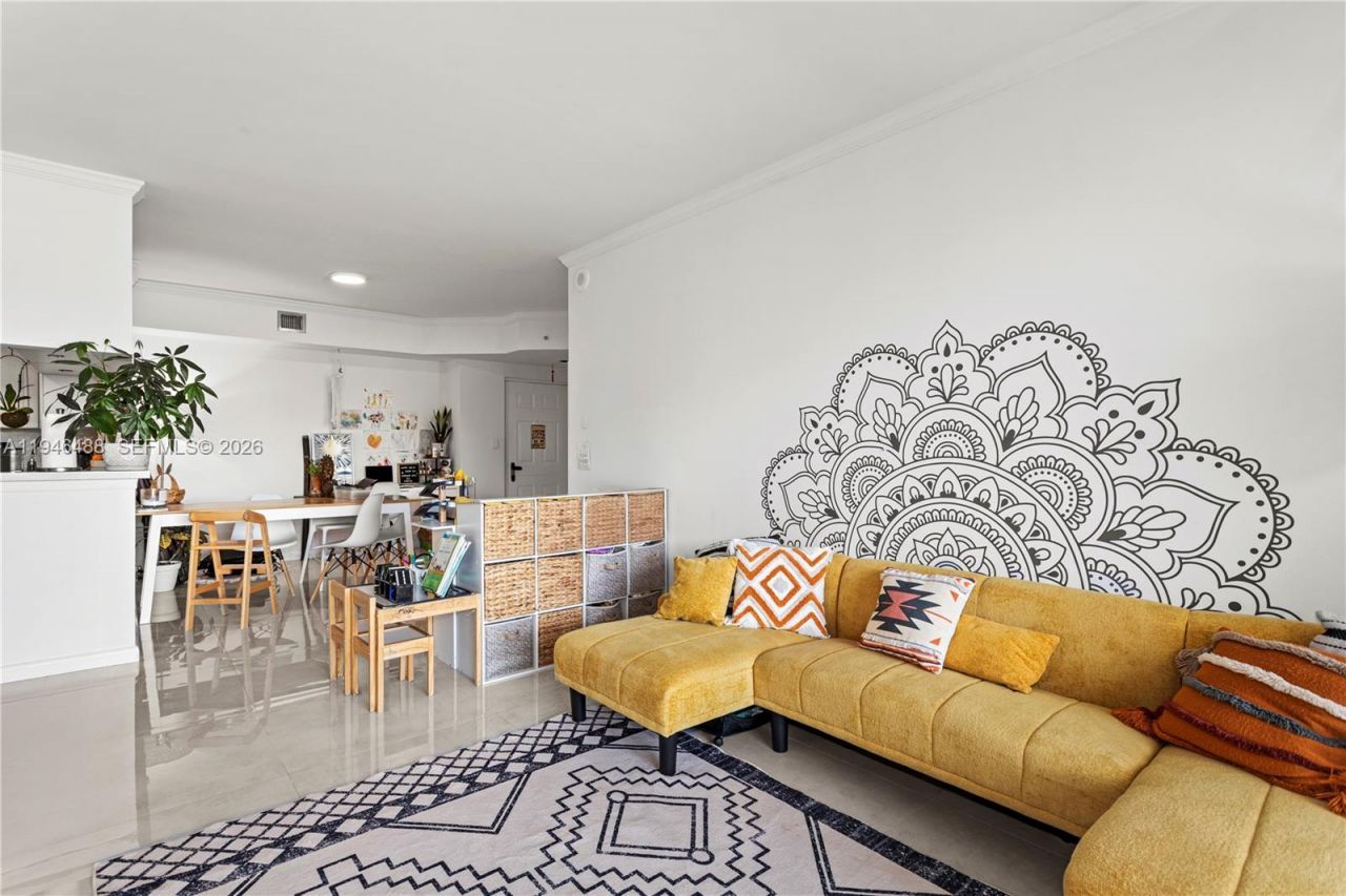 17150 N Bay Rd, Unit 2707, Sunny Isles Beach, FL 33160 Photo